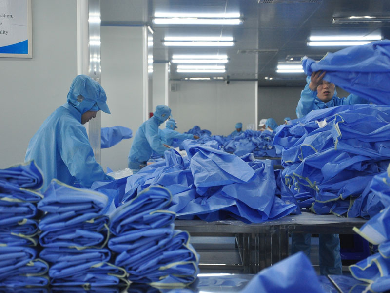 醫(yī)護(hù)防護(hù)用品生產(chǎn)現(xiàn)場(chǎng)